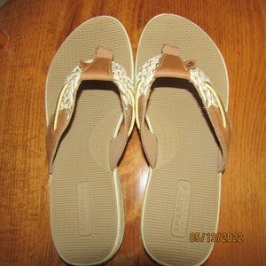 Women's Sperry flip flop sandals